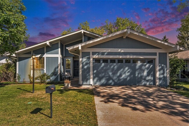 Building Photo - 4 bed/3 bath very spacious, fully furnishe... Rental
