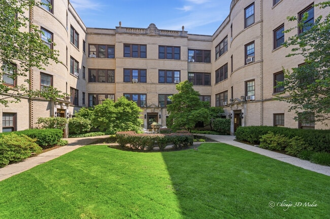 Building Photo - 906 Greenwood St Unit 2E