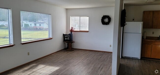 Building Photo - 568 NW Silver Meadow Ln Unit Apartment