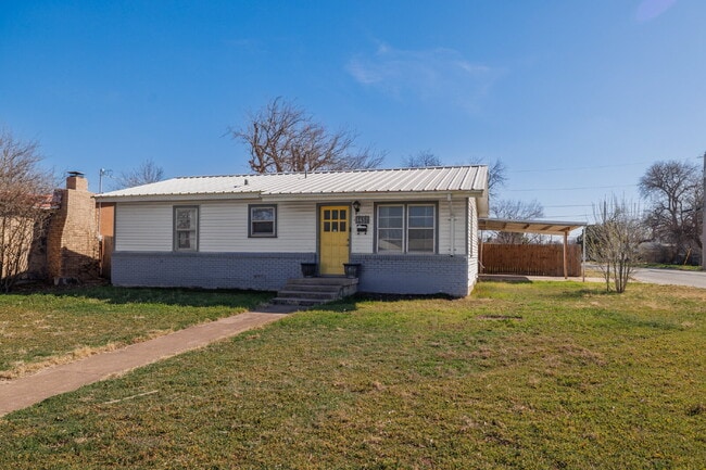 Building Photo - Short Term
Lease