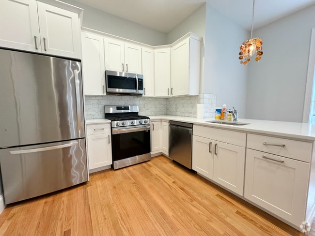 Building Photo - 353 Dorchester St Rental