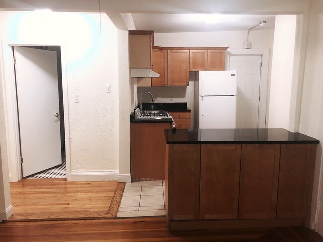 6 Alberta Ter Unit 4