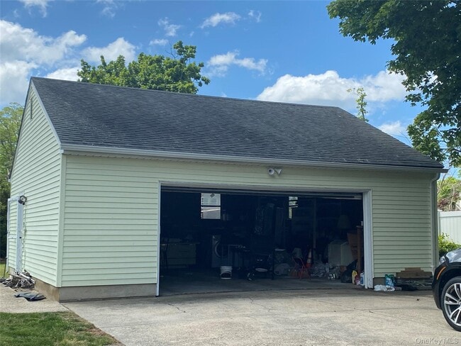 Photo - 60 Schmeelk Pl