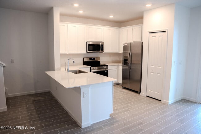 Photo - 2221 Windward Cay Ln