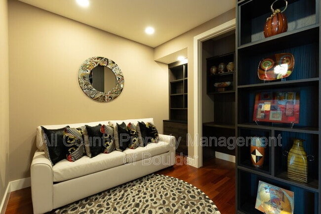 Photo - 1155 Canyon Blvd Unidad #205