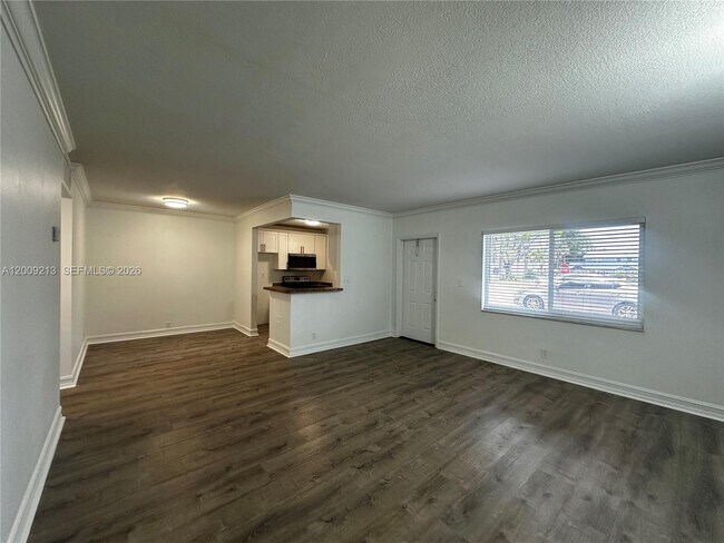 Photo - 1400 NE 56th St Unidad 103