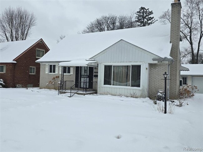 Building Photo - 27231 Five Mile Rd