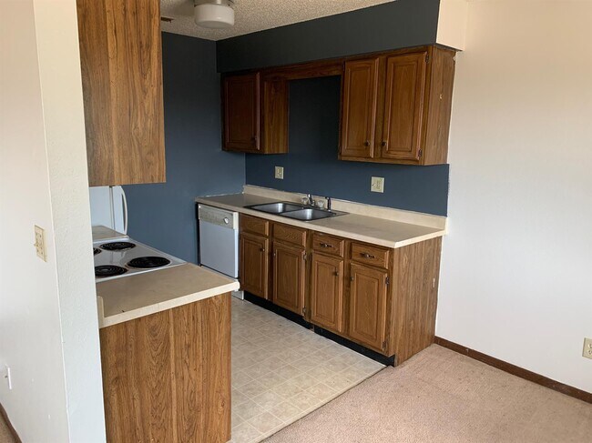 Photo - 922 Boston Way Unit B7