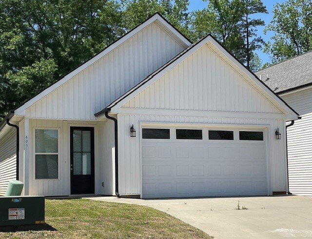 Building Photo - RENTAL ALERT! THE HOME EVERYONE IS LOOKING FOR!