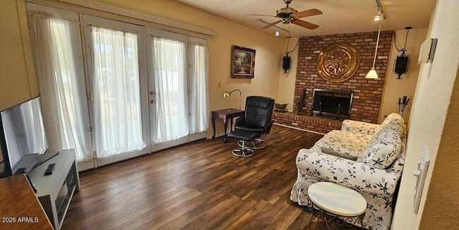 Photo - 932 S 72nd St