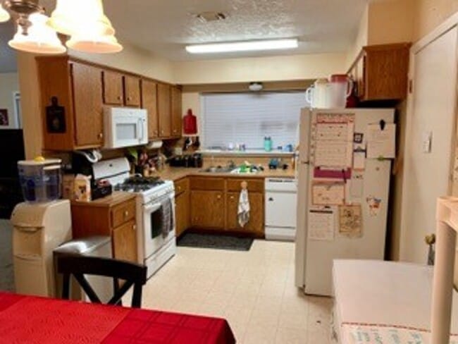 Photo - Bryan - 3 Bedroom - 2 Bath -1 vehicle garage - Fenced in back yard - House.