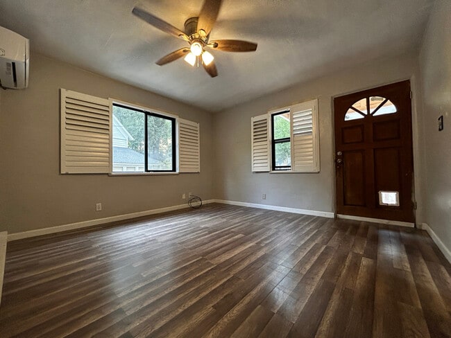 Photo - 2847 Coloma St Unidad B