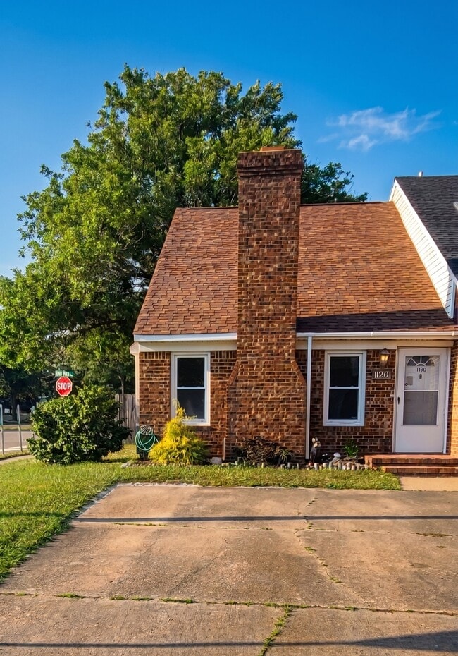 Photo - 1120 Crist Pl