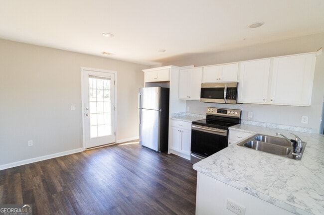 Photo - 218 Evans Ter