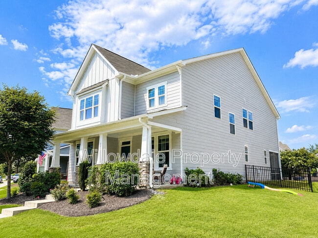 Photo - 208 Daisy Grove Ln