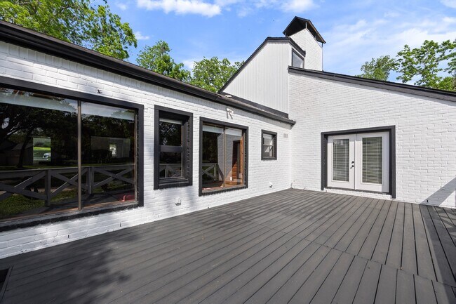 Photo - 5230 Meadow Forest Ln