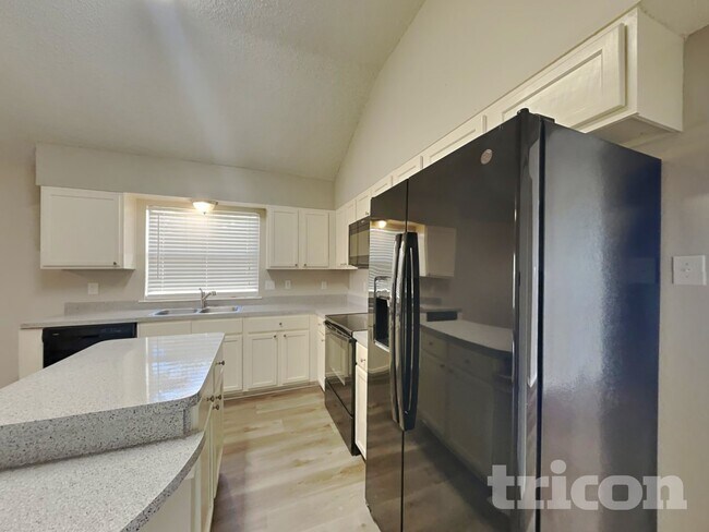 Photo - 6002 Flyers Ln