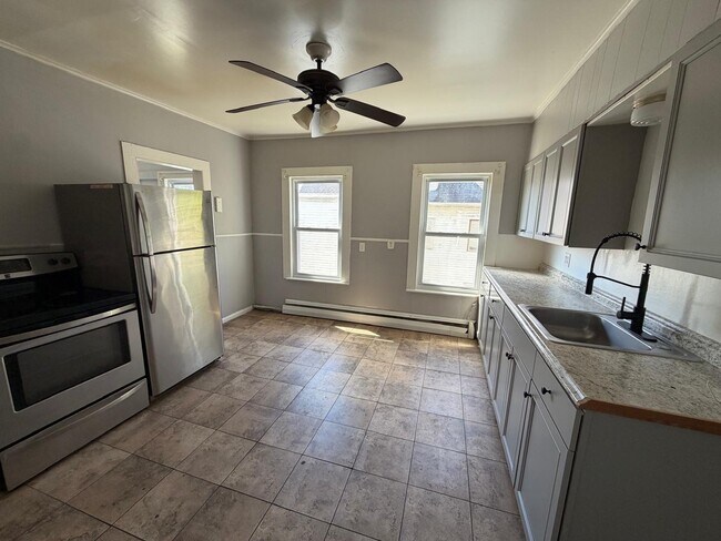 27-27 Clover St