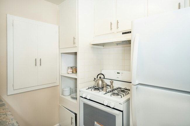 Photo - 17417 Vanowen St Unit 04