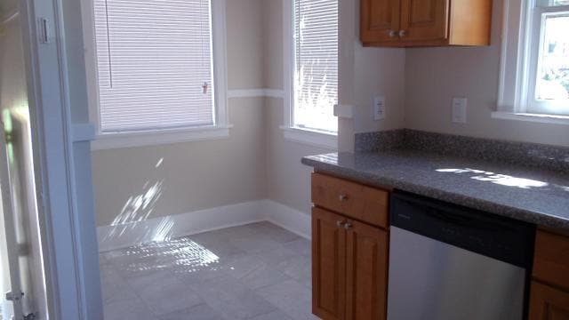 Photo - 6 bedroom in Seattle WA 98105