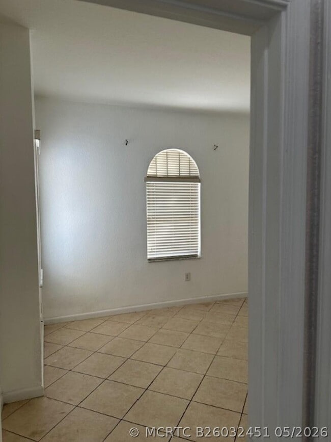 Photo - 1056 NE 39th Ave