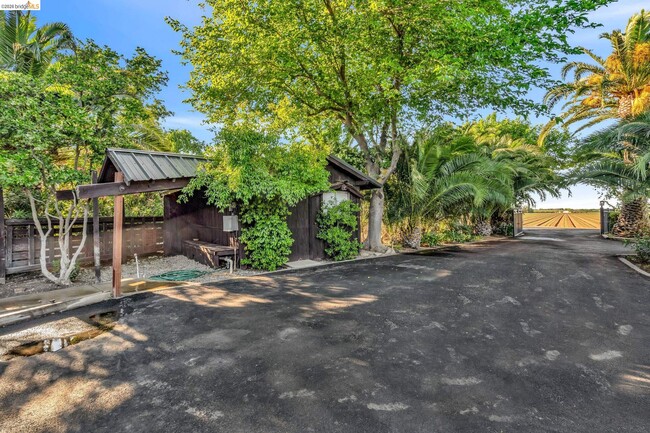 Photo - 3300 Concord Ave