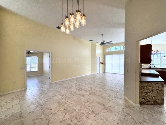 Photo - 140 Moss Ln