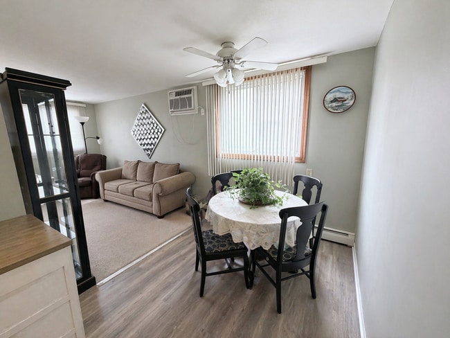 Photo - 3600 Pennsylvania Ave S Unit 2