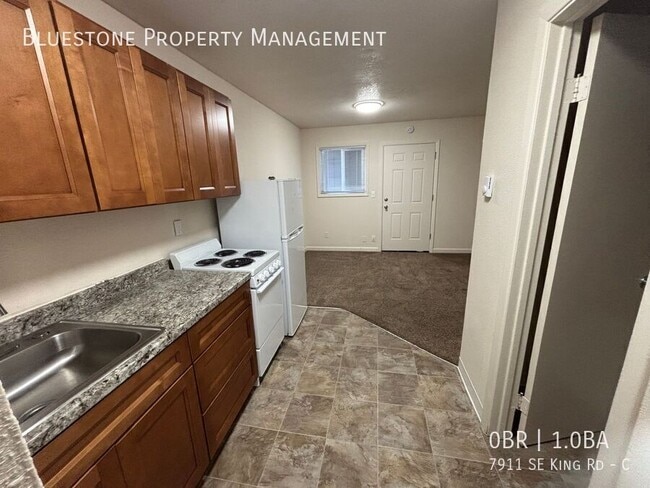Building Photo - 7911 SE King Rd Unit C
