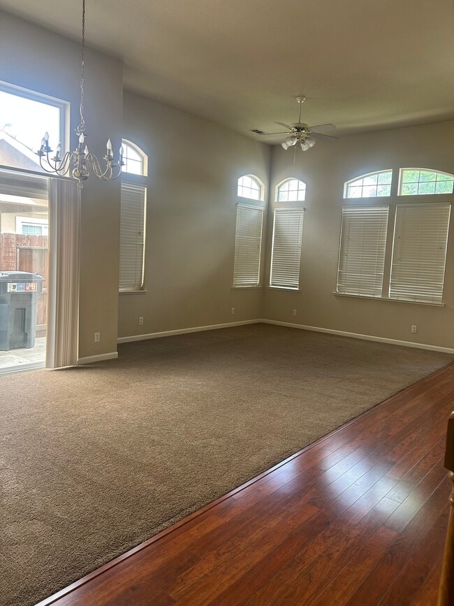 Photo - 3895 Oakview Ct