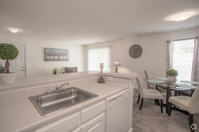 2BR,2BA,-1024SF