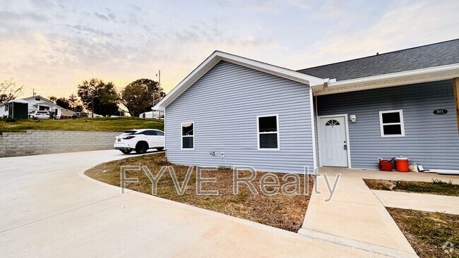 Building Photo - 809 N A St Rental