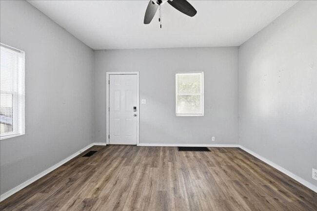 Photo - 453-453 S Keystone Ave Unit 453 S Keystone Ave