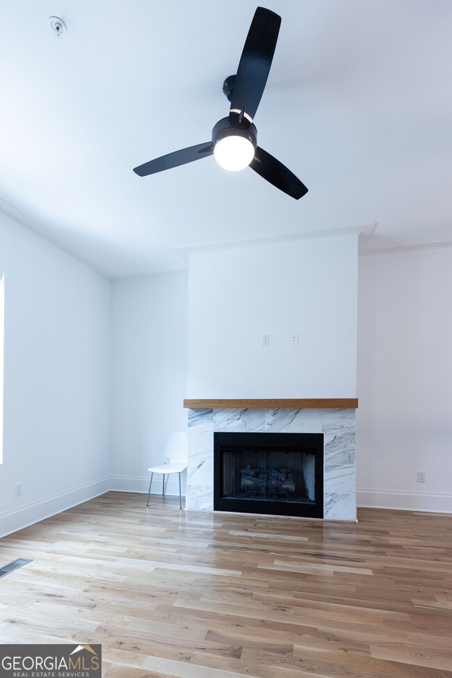 Photo - 1836 Memorial Dr SE