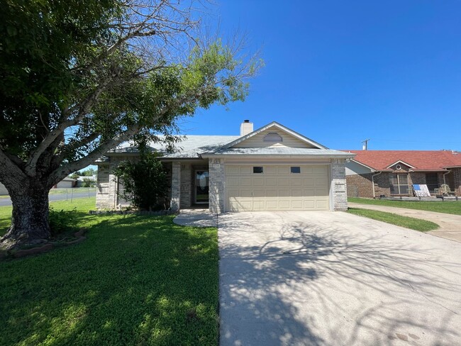 Building Photo - 4714 Mesa Dr Rental