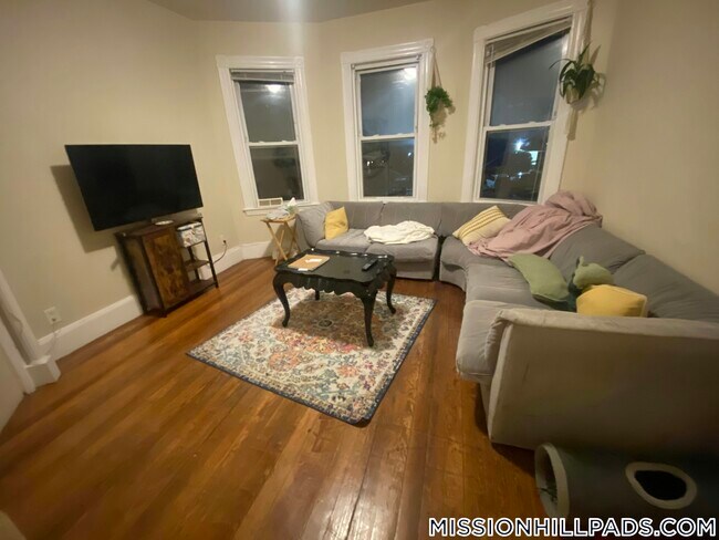 Building Photo - 21 Bucknam St Rental