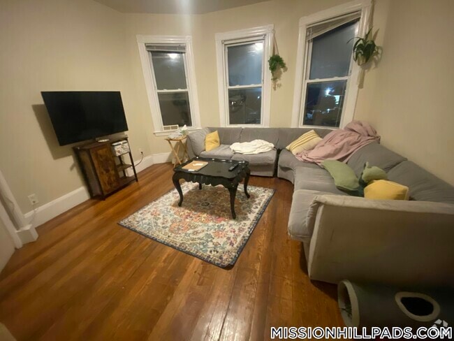 Building Photo - 21 Bucknam St Rental