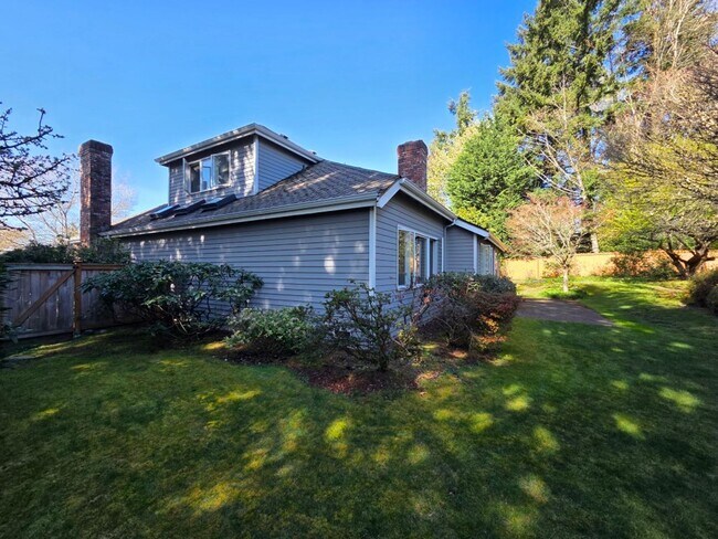 Photo - 4Bd/2.5Ba Bellevue House