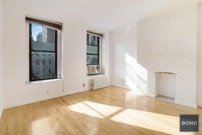 Building Photo - 1136 First Avenue Unit 5 Rental