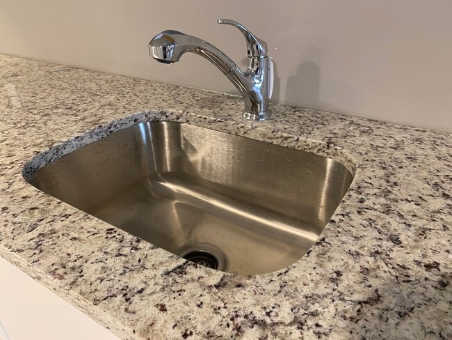 Photo - 4932 W Thompson St Unit 2