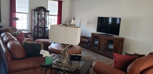 Photo - 18 Peacock Way