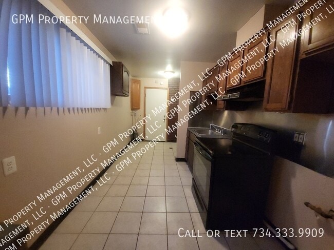 Photo - 17375 Harman St