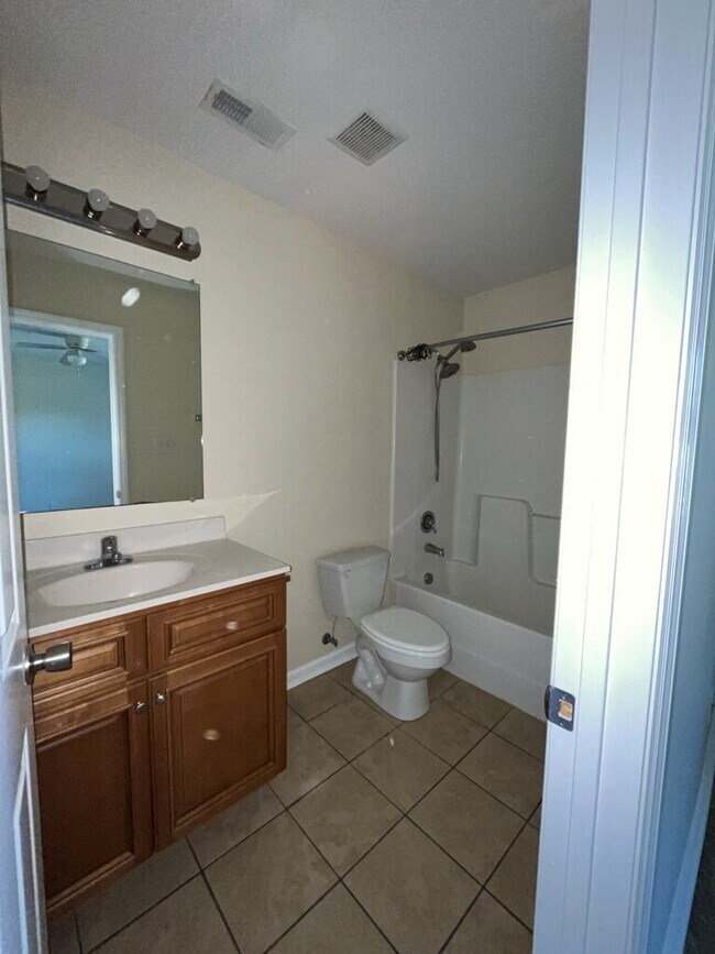 Photo - 106 Laib Ln Unidad 2