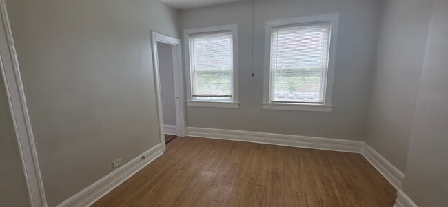 Photo - 382 Bond St Unit 2