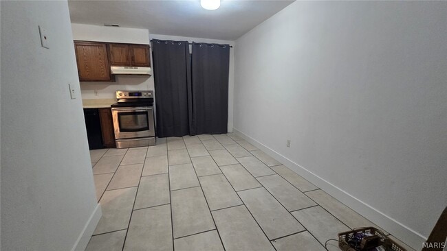 Photo - 13 Yorkshire Ln Unit 1