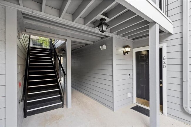 Photo - 620 Granville Ct