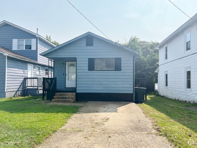 Building Photo - 327 Sycamore Ave Rental