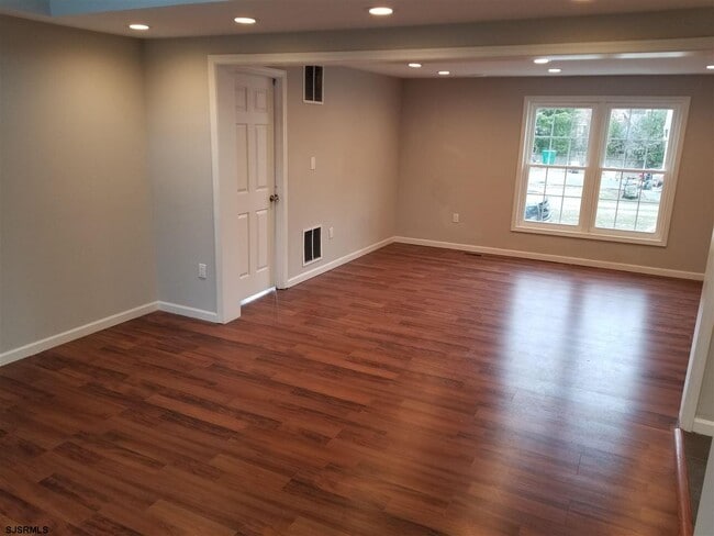 Photo - 161 E Wyoming Ave