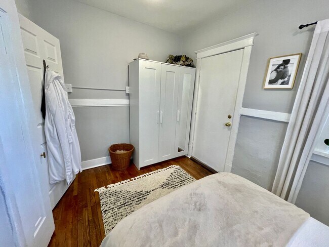 Photo - 4535 Flad Ave Unidad 2E