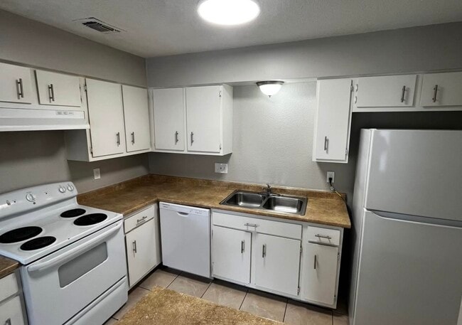 Photo - 12118 W Bellfort Ave Unit C